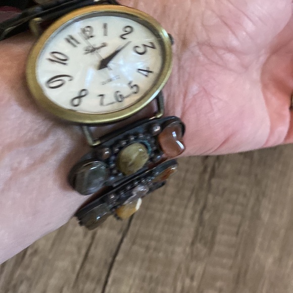 Warmtones bedecked this  Lafayette watch with Quartz movement EUC Needs battery - Picture 6 of 7